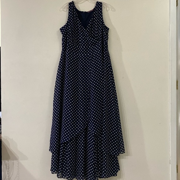 Georgette Flyaway Maxi Dress- 20W Navy - Picture 4 of 5